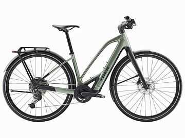 Rower elektryczny Trek FX+ 7 o średnim przekroku