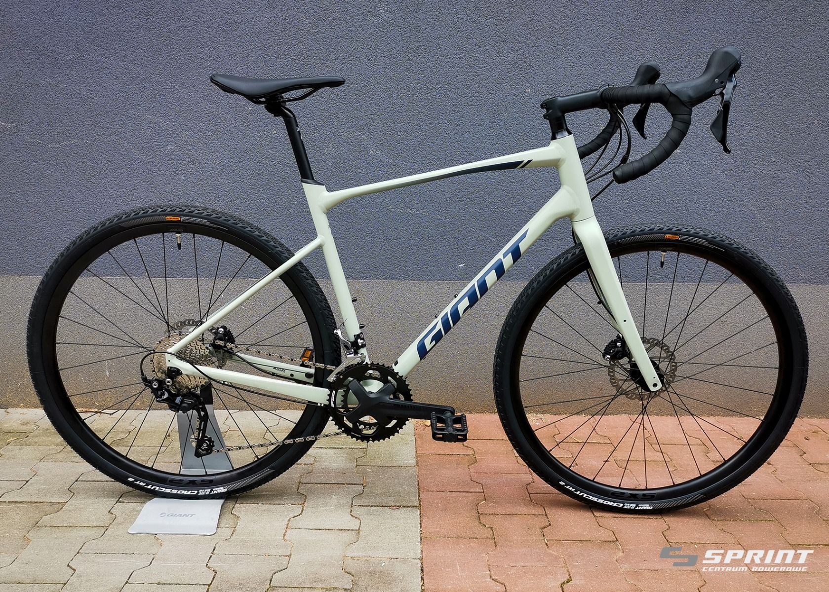 Rower gravel Giant Revolt 1 2021