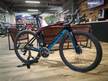 Rower szosowy Trek Madone SLR 7 eTap Project one 2022