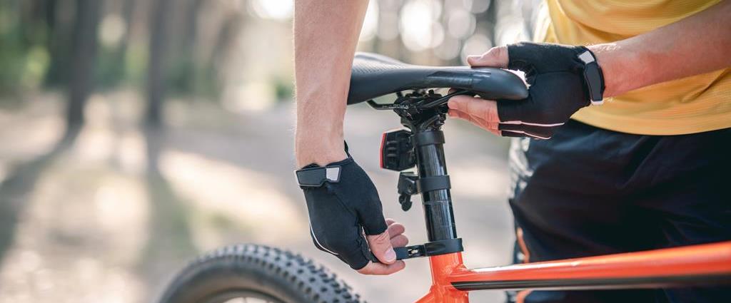 Ból pośladków po rowerze – z czego wynika i jak sobie z nim poradzić?