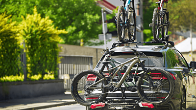 Czy potrzebna jest trzecia tablica rejestracyjna na bagażnik rowerowy?