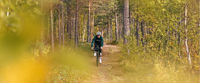 Kiedy technologia spotyka komfort – Bluza na rower, która zmienia zasady gry