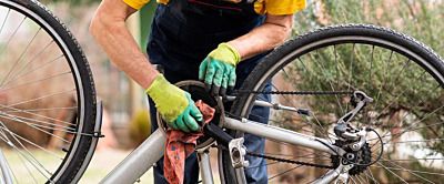 Czym czyścić łańcuch rowerowy? Przegląd najlepszych środków i sposobów czyszczenia