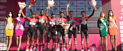 Dlaczego kolarze golą nogi? Podpowiadamy!