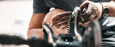 Jak naciągnąć łańcuch w rowerze? Proste kroki dla każdego rowerzysty