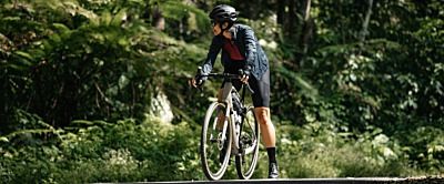 Jak się ubrać na rower? Poradnik na każdą pogodę