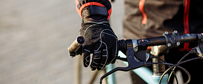 Jakie rękawiczki na rower? Wybieramy najlepsze dla Ciebie