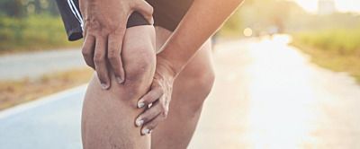 Kolano skoczka – przyczyny, objawy i leczenie kontuzji u kolarzy