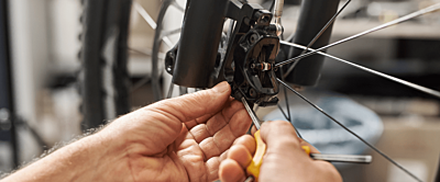 Momenty dokręcania śrub w rowerze – jak dobrać odpowiednią siłę?