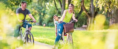 Jak bezpiecznie przewozić dziecko na rowerze – poznaj przepisy