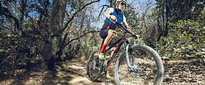 Opona drutowa czy zwijana – co wybrać dla maksymalnej wydajności?