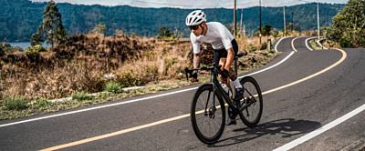 Dlaczego warto mieć profesjonalne stroje kolarskie