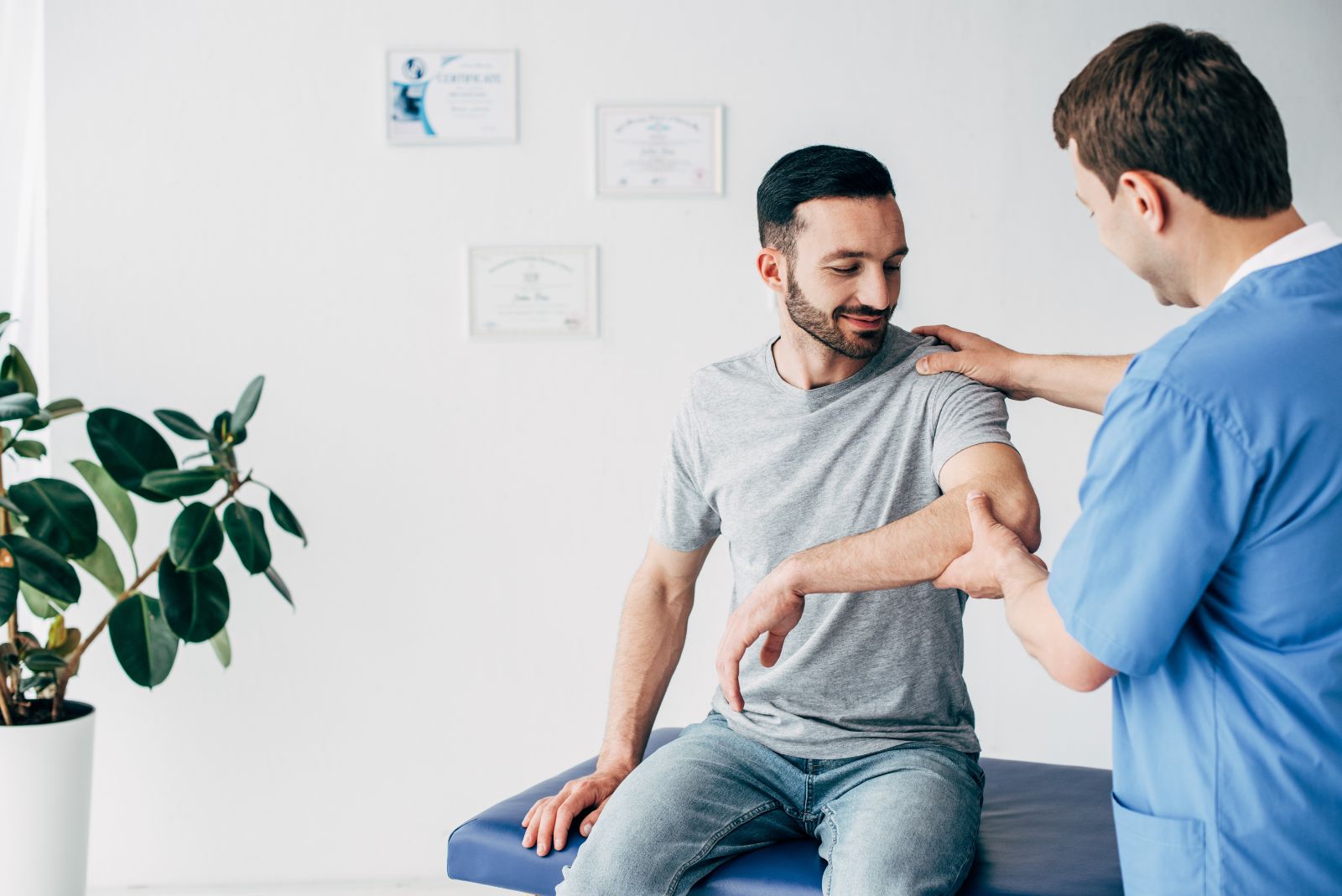 Ból kręgosłupa lędźwiowego a jazda na rowerze – spotkanie u fizjoterapeuty
